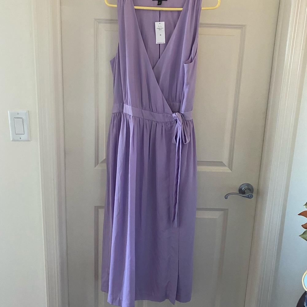 Never been worn lilac wrap dress with pockets!